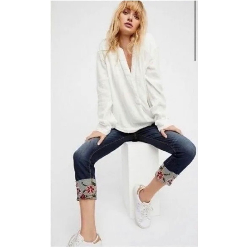Driftwood Colette Floral Embroidered Cuff Cropped Slim Jeans 28